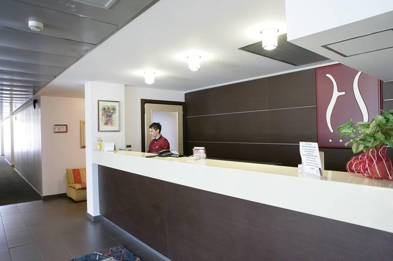 Hotel Pomezia Sporting Esterno foto