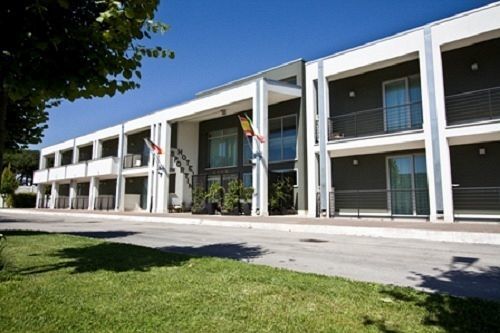 Hotel Pomezia Sporting Esterno foto